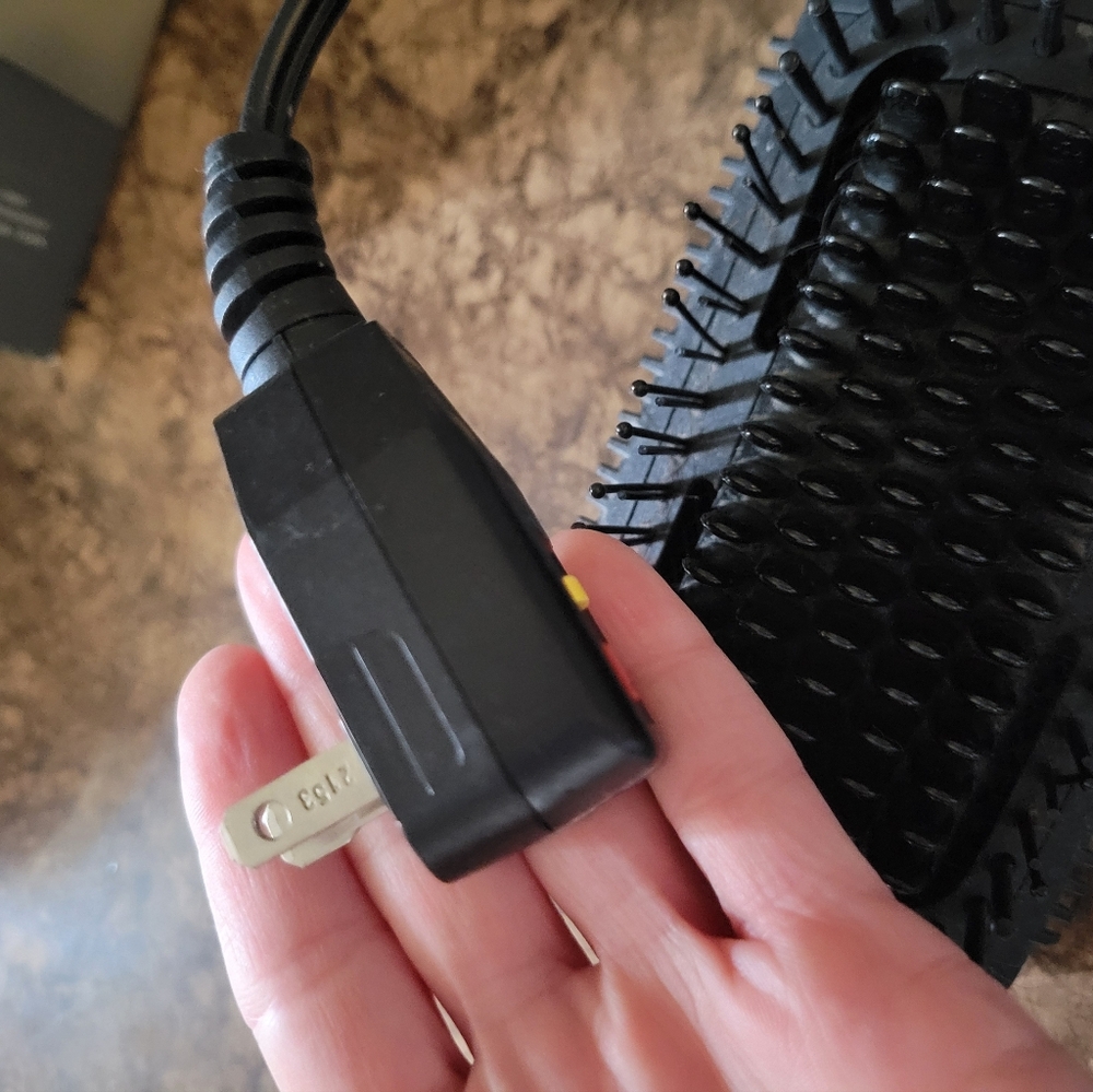 Amika Double Agent 2-in-1 Blow Dryer Straightner Brush - Picture 3 of 5